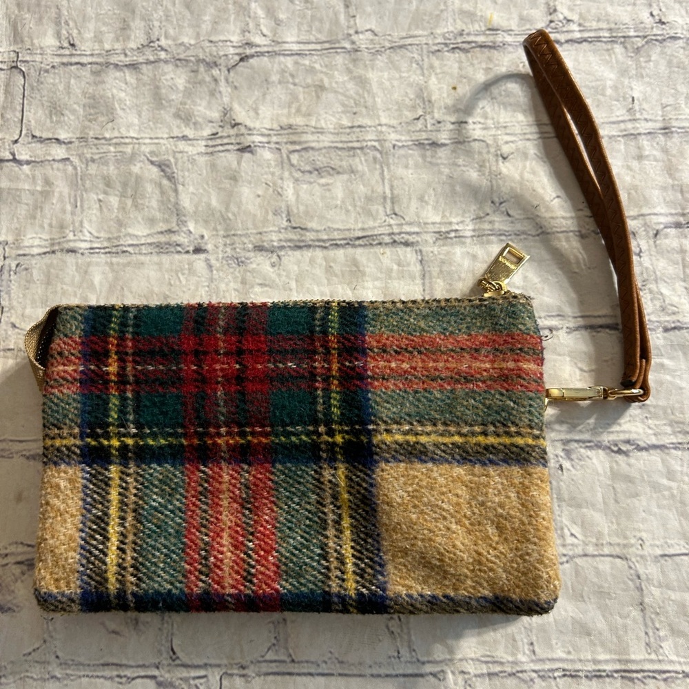 JEN & CO. PLAID WITH VEGAN ACCENTS WOMEN’S WRISTLET/WALLET